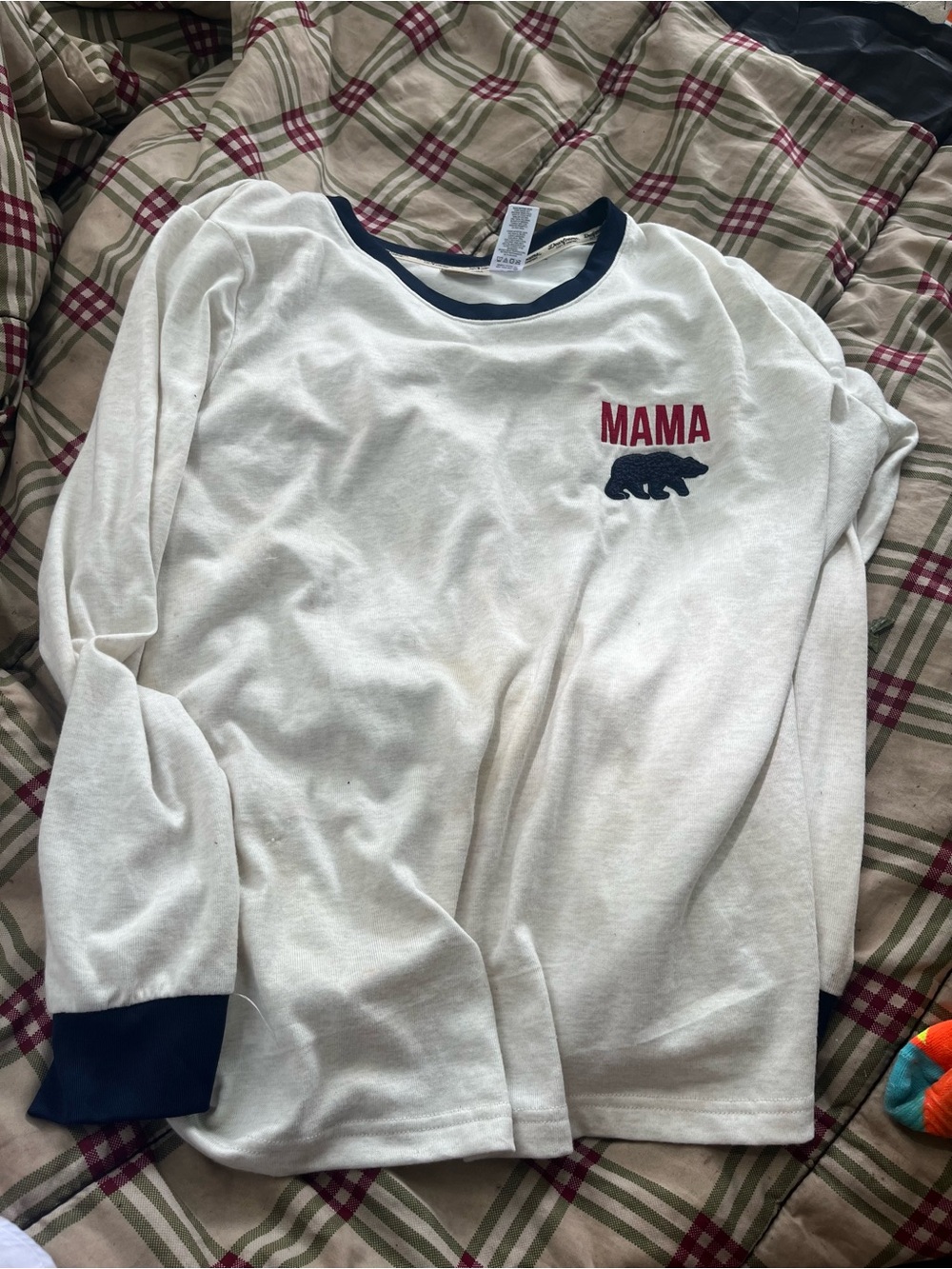 dearfoams Cream Long-Sleeve Ringer Tee with Navy Trim and Red 'MAMA'
